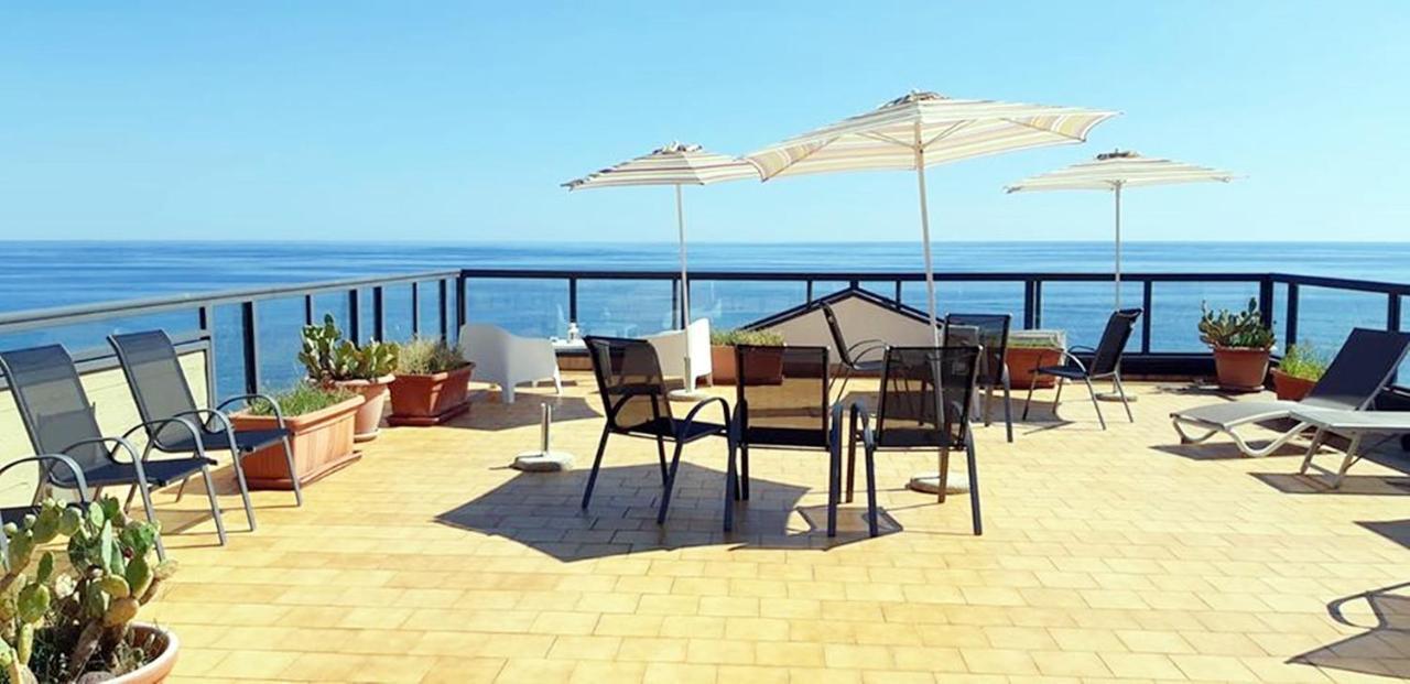 Il Cantone Del Faro Giardini Naxos Exterior photo